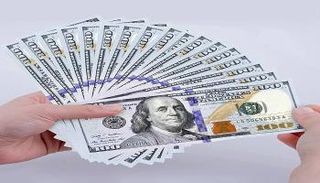 أوراق نقدية فئة 100 دولار أمريكي