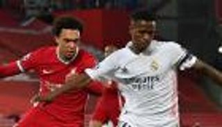قميص ريال مدريد يهدد مستقبل أرنولد في ليفربول (صورة)