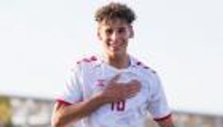 أحلام شياخة «العالمية» تبعده عن منتخب الجزائر