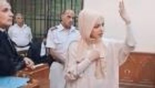 محاكمة مضيفة الطيران التونسية في مصر.. محامي المتهمة يفجر مفاجأة