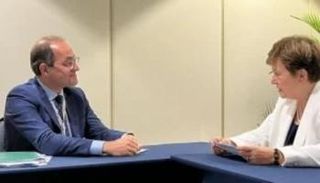 مديرة صندوق النقد الدولي مع وزير المالية المصري 