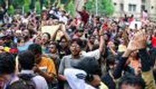 طلاب بنغلاديش يعودون إلى الشوارع.. والمحاكمة مطلبهم