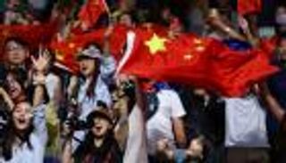 لا لحرية التعبير.. لافتة تضع فرنسا في قفص الاتهام &laquo;الأولمبي&raquo;