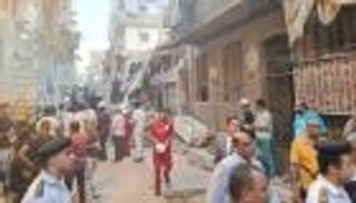 كارثة عقار الساحل في مصر.. 3 جثث و5 طوابق سويت بالأرض