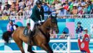 الميدالية تقترب.. الفارس عبدالرحمن الراجحي إلى جولة الحسم في باريس