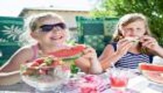 &laquo;فاكهة الصيف المحببة&raquo;.. 3 فئات محرومة من البطيخ