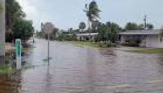 «ديبي» تغرق فلوريدا.. 5 قتلى ومخاوف من «كارثة غير مسبوقة»