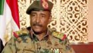 قائد الجيش السوداني يلوح بالتنحي .. رغبة حقيقية أم مناورة؟