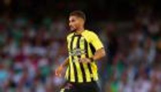 7 سنوات للخلف.. أسطورة الاتحاد يطلب تغيير مركز حسام عوار