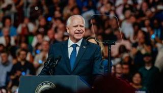 تيم والز نائب هاريس المحتمل