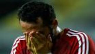 صدمة تفسد فرحة الأهلي.. إصابة كريم فؤاد في الرباط الصليبي