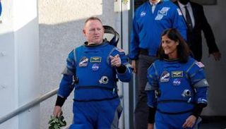 رائدا الفضاء الأمريكيان باري ويلمور وسونيتا ويليامز