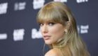 دعم خفي لهاريس؟.. منشور لـ«تايلور سويفت» يثير الجدل