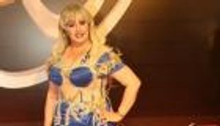 أول رد من هند عاكف على ارتدائها «بدلة رقص» في افتتاح مهرجان للمسرح