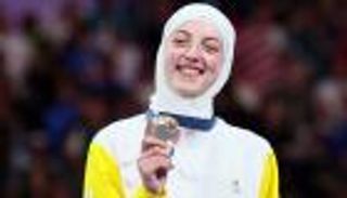 سارة شعاري.. فتاة محجبة تكتب «تاريخا أوروبيا» في أولمبياد باريس