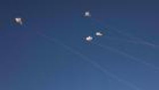 إطلاق 30 صاروخا من لبنان على شمال إسرائيل 