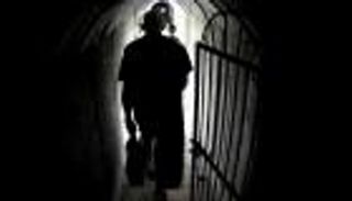 قبل أن يحتسي قهوته «الساخنة».. السنوار يفلت من إسرائيل