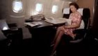 «كنز السماء».. رحلات الملكة إليزابيث تبوح بأسرارها