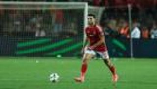 حُسمت الصفقة.. مدافع الأهلي المصري ينتظر «تأشيرة» الدوري الفرنسي