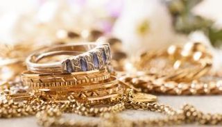 مشغولات ذهبية - أرشيفية