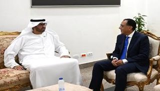 الدكتور سلطان الجابر يلتقي رئيس الوزراء المصري