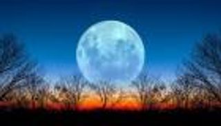 ظاهرة القمر الأزرق العملاق.. كيف ومتى يمكنك مشاهدته؟