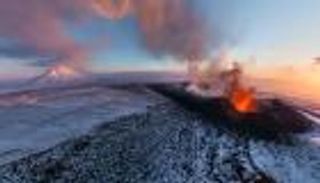 بقوة 7.2 درجة.. زلزال عنيف يهز «كامشاتكا» الروسية ويفجر بركانا