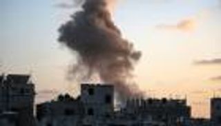 دماء الفجر تغرق غزة.. أزيز القصف يخمد آمال الهدنة