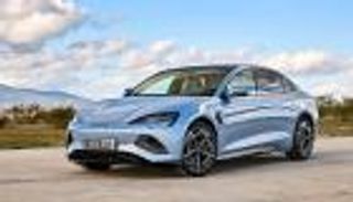 بنسبة 100%.. رسوم كندا تستهدف السيارات الكهربائية الصينية