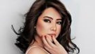 رغم تنحيه عن قضاياها.. محامي شيرين يدافع عنها ضد «روتانا»