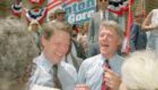 هاريس و«الهيمنة الإعلامية».. السر في 1992