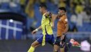 الطريق إلى 900 هدف.. كريستيانو رونالدو يعود لفك شفرة الركلات الحرة (فيديو)