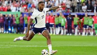 إيفان توني إلى الأهلي السعودي