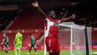 «الألطف في كرة القدم».. نجم كوت ديفوار يخسر معركة السرطان