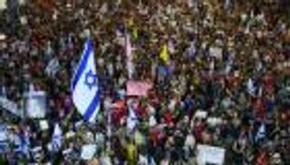 «إسرائيل ستهتز».. عائلات الرهائن تهدد نتنياهو بعد العثور على جثث بغزة