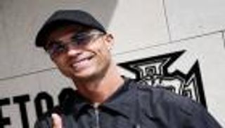 «انتبهوا».. «اليوتيوبر» كريستيانو رونالدو يحذر «MrBeast» (فيديو)