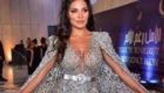 إطلالة غير معتادة لـ نادين نسيب نجيم (صور)