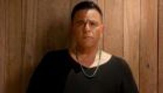 أول فيديو لمحمد فؤاد مع شقيقه بعد «أزمة المستشفى»