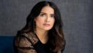 سلمي حايك &laquo;قنبلة هوليوود&raquo;.. قصيرة القامة تخدع الكاميرا 