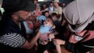 الإمارات تبدأ حملة التطعيم الطارئة ضد شلل الأطفال في غزة