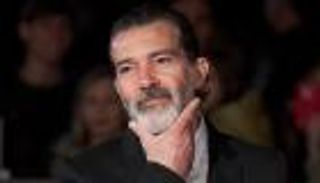 أنطونيو بانديراس يحصد جائزة أمفار للتأثير العالمي.. والسبب «فيلادلفيا»