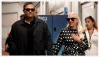 لأول مرة.. ليدي غاغا وخطيبها في مهرجان فينيسيا السينمائي