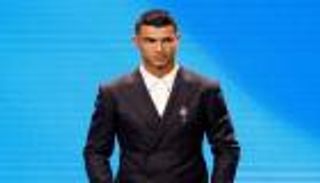 أسطورة ليفربول يفتح الباب.. هل يصبح رونالدو مدربا للبرتغال ومان يونايتد؟