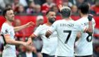 قاهر مانشستر يونايتد يضغط على ليفربول من أجل محمد صلاح
