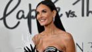 ديمي مور تكشف عن إصابتها بمرض معد.. «فقدت 20 رطلا»