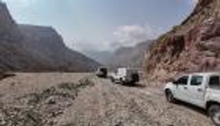 عيادة الإمارات المتنقلة تقدم خدماتها لقرى حضرموت النائية