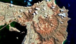 صورة جوية للعاصمة اليمنية المؤقتة عدن