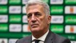 بلايلي يزعج بيتكوفيتش بعد مباراة الجزائر وغينيا الاستوائية (فيديو)