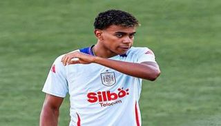 لامين يامال نجم منتخب إسبانيا الواعد