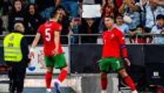 بالضحية الـ48 دوليا.. كريستيانو رونالدو يبدأ تحدي الـ1000 هدف (فيديو)